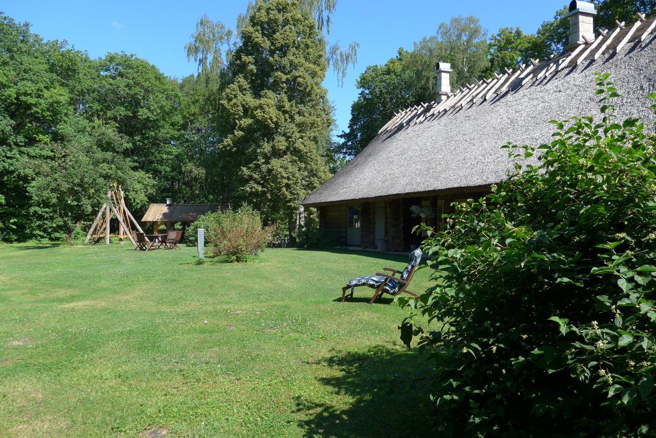 Hotel Kotka Farm Saarekula Exterior foto